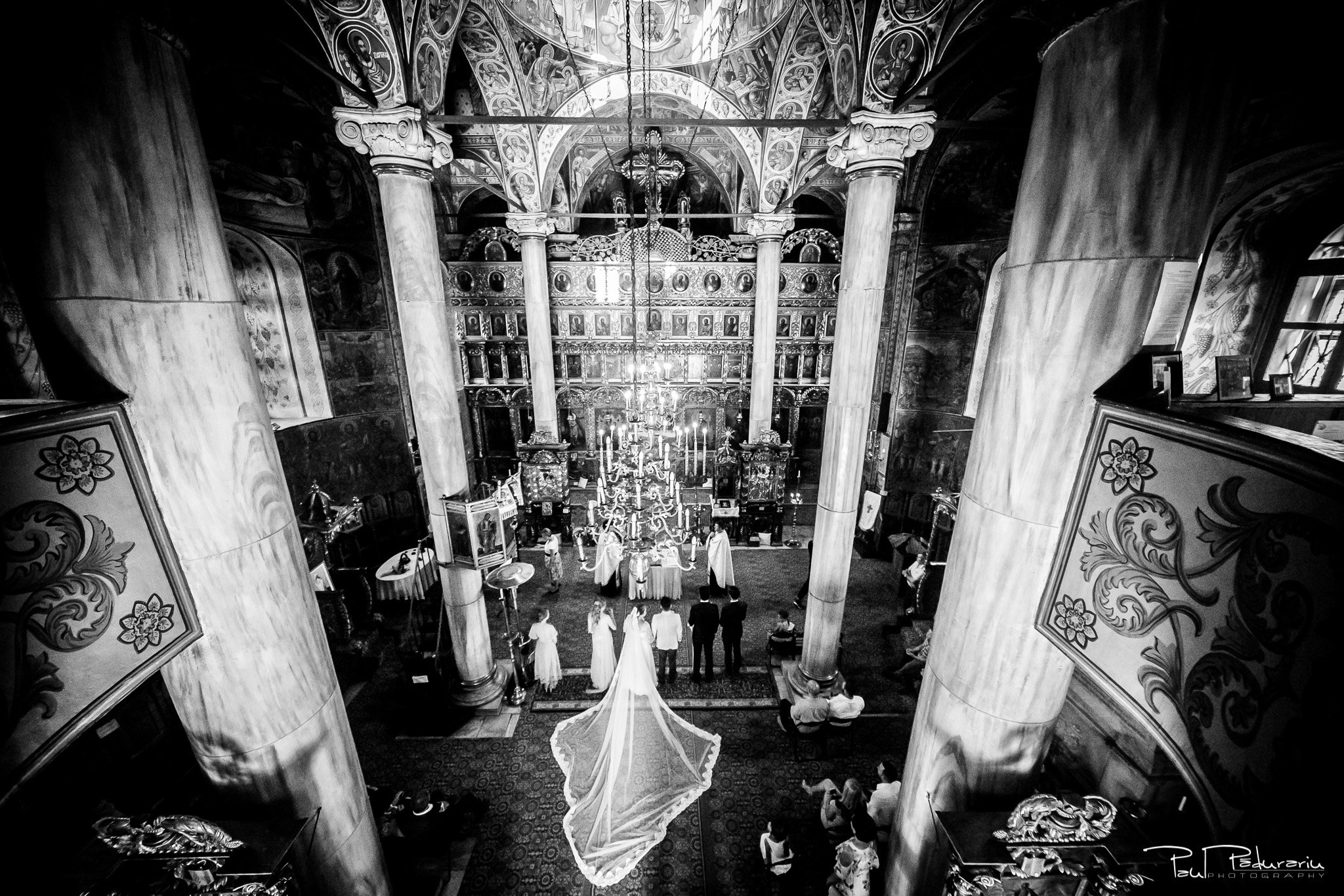 Cununia religioasa nunta Ema si Tudor fotograf de nunta iasi www.paulpadurariu.ro © 2017 Paul Padurariu miri vedere de sus in biserica