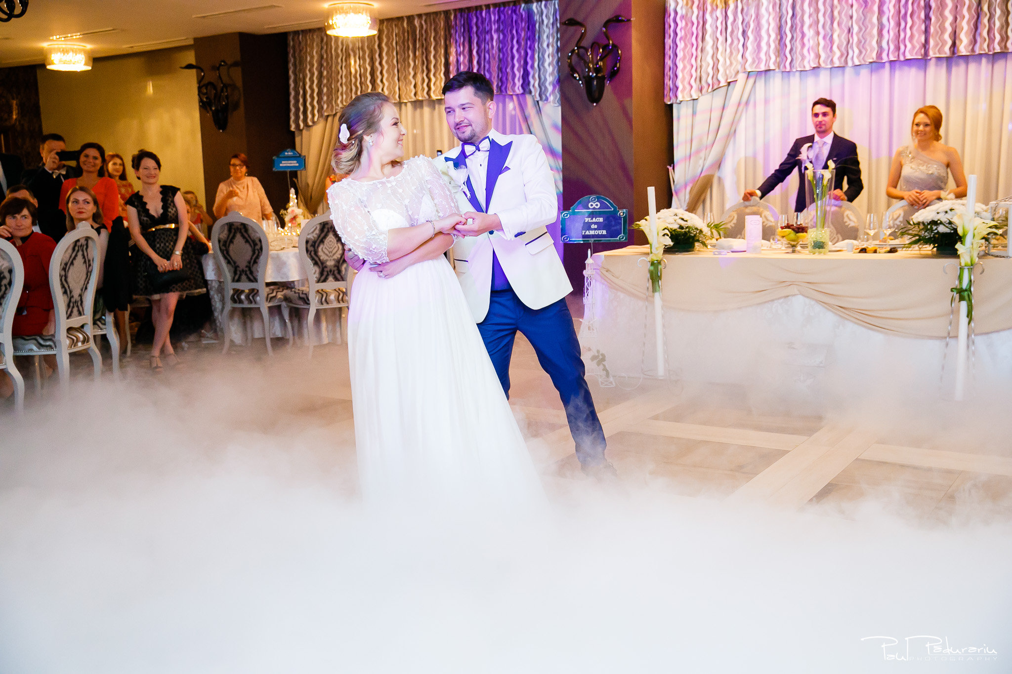Petrecere la Pleaiada nunta Ema si Tudor fotograf profesionist de nunta iasi www.paulpadurariu.ro © 2017 Paul Padurariu dansul mirilor