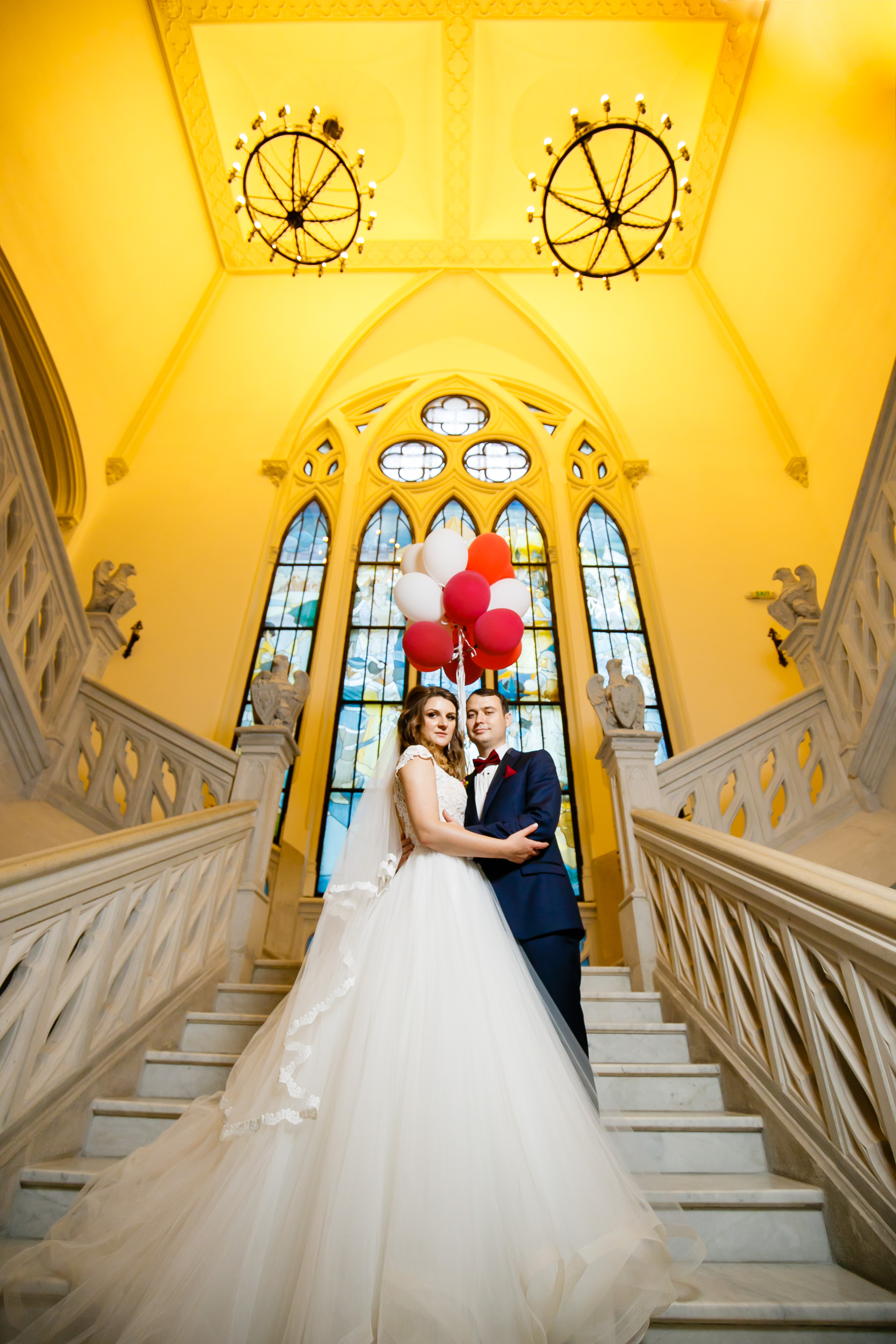 Alexandra si Vlad sedinta foto nunta Palatul Culturii Iasi baloane - fotograf profesionist de nunta iasi www.paulpadurariu.ro © 2017 Paul Padurariu