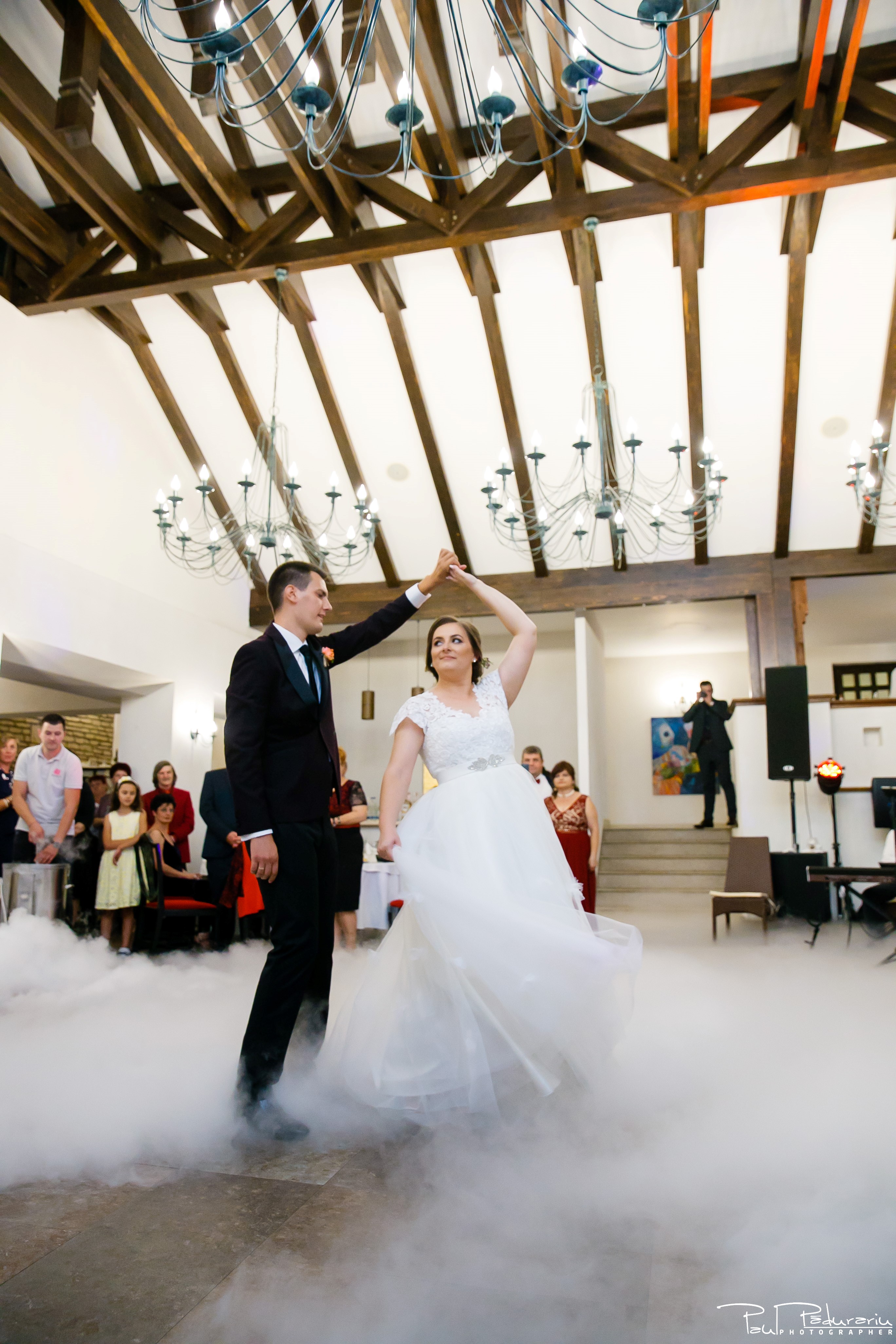 Cristina si Razvan nunta rustica la Bellaria Iasi dansul mirilor foto fotograf profesionist nunta www.paulpadurariu.ro © 2017 Paul Padurariu