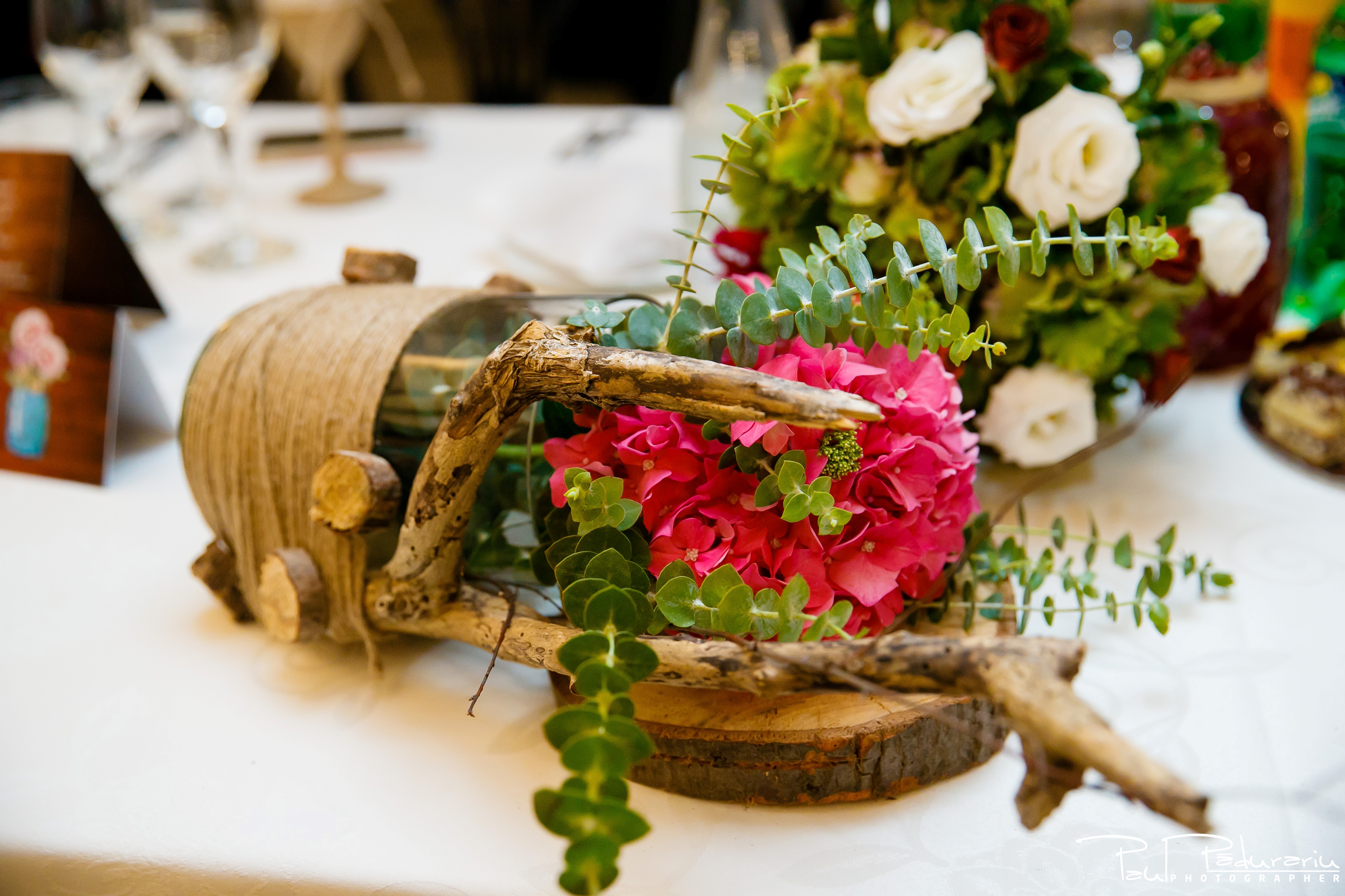 Cristina si Razvan nunta rustica la Bellaria Loja Domneasca decoratiuni Racemi Design fotograf profesionist nunta Iasi www.paulpadurariu.ro © 2017 Paul Padurariu